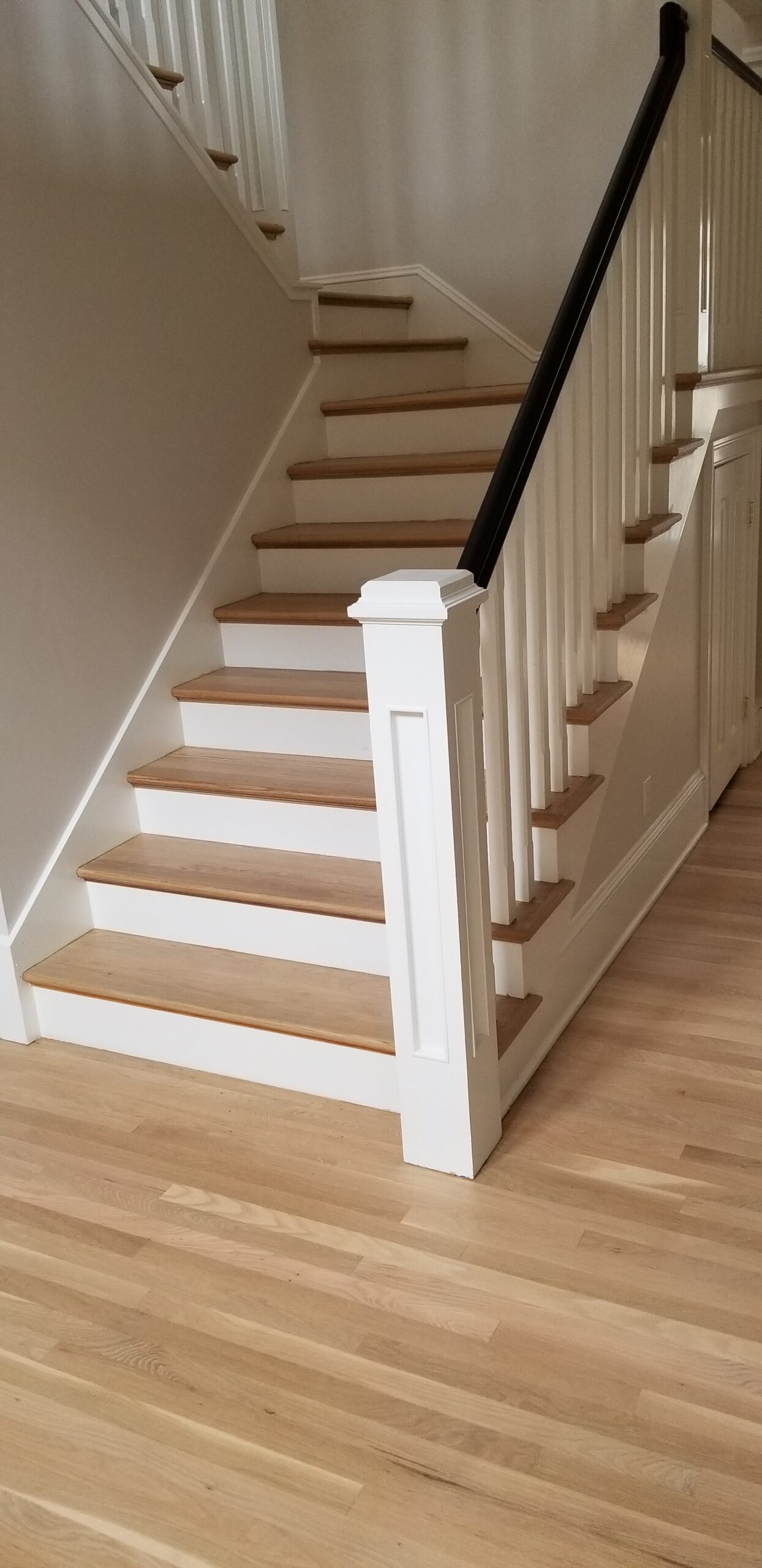 Home Entryway Stairs Hardwood Flooring, How To Do Hardwood Floors On Stairs
